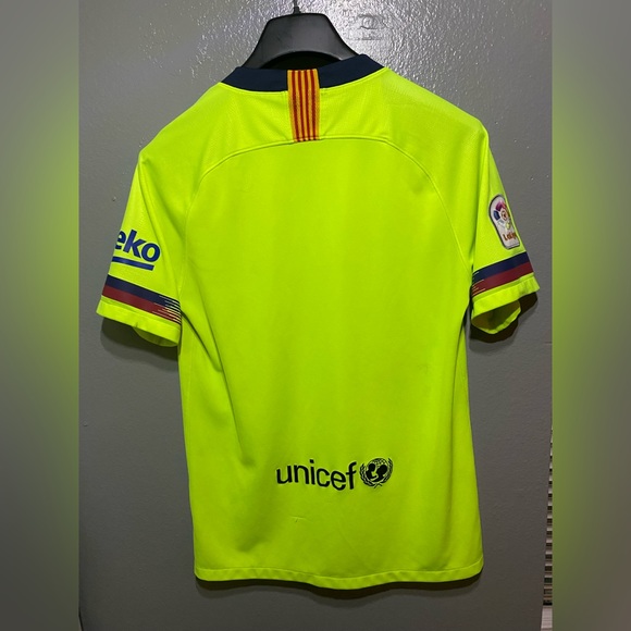 FC Barcelona 2018-19 Away Kit (M) - Picture 3 of 4